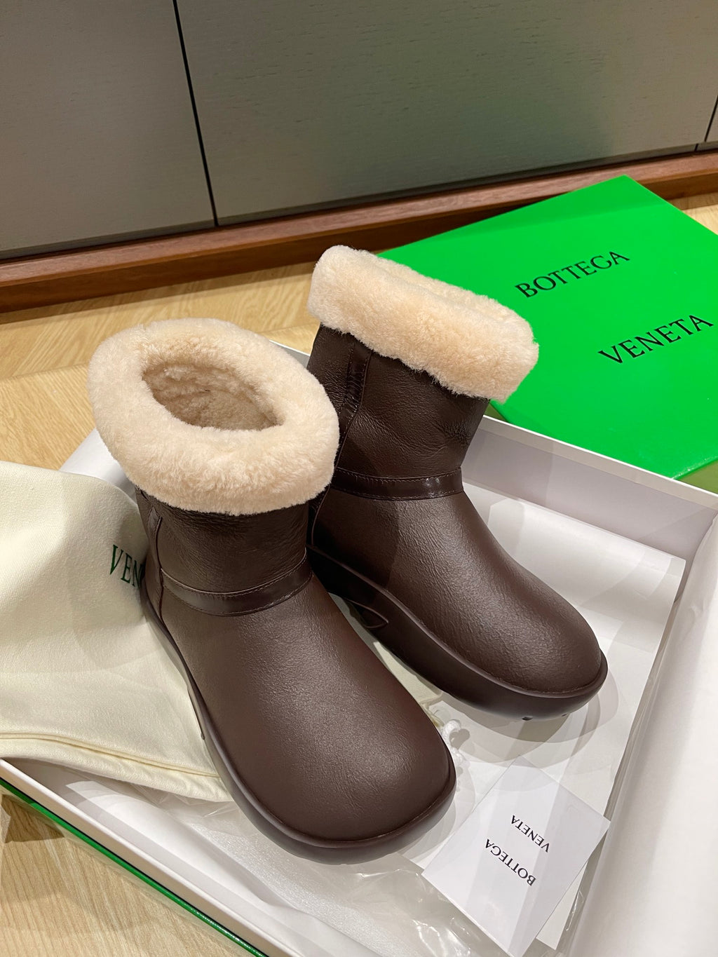 Bottega Veneta SIZE35 Black & Brown Boots EU 35-39