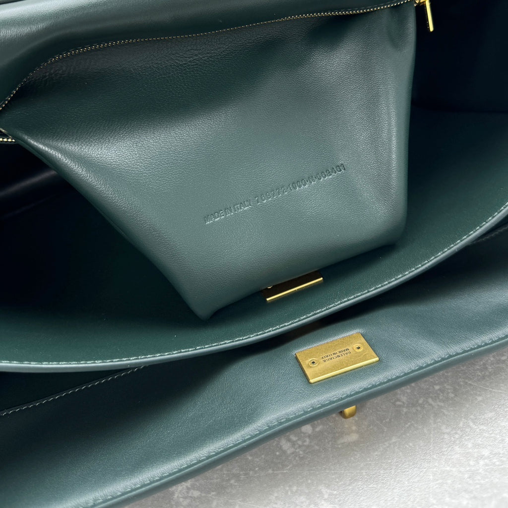 Balenciaga 92866MEDIUM Green & Black Designer Handbag - detail image 8