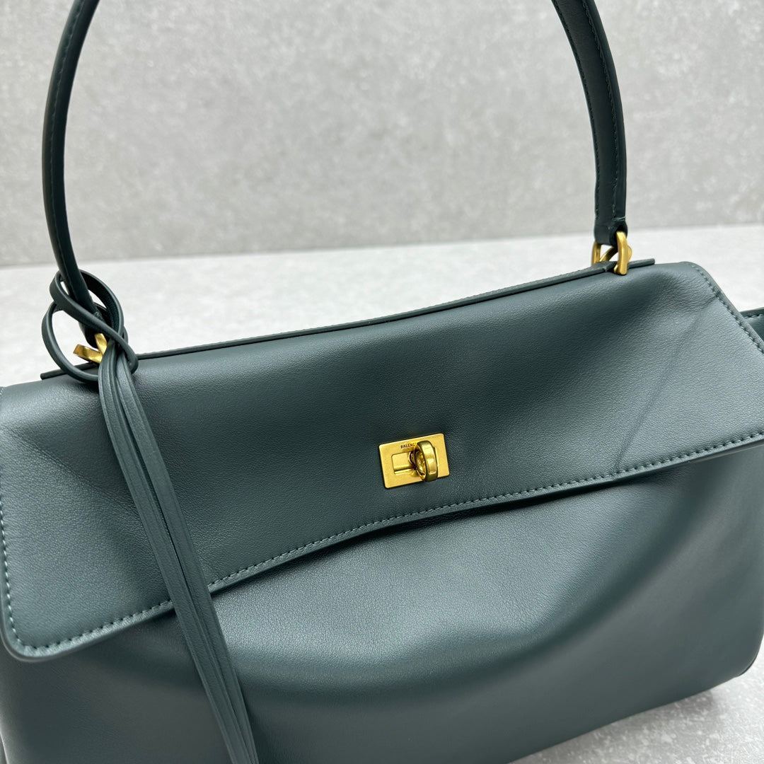Balenciaga 92866MEDIUM Green & Black Designer Handbag - detail image 5