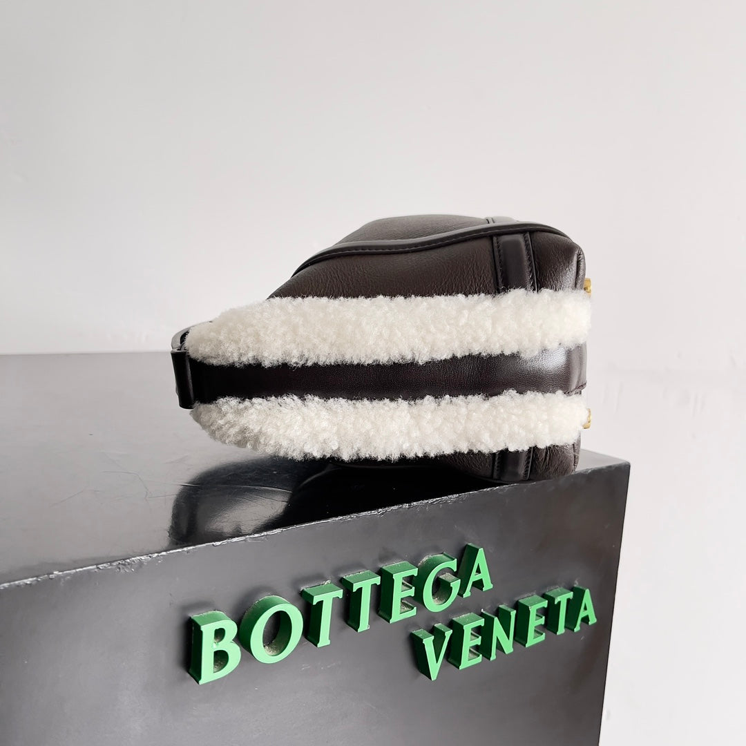 Bottega Veneta 806125 Black Mini Bag - detail image 3