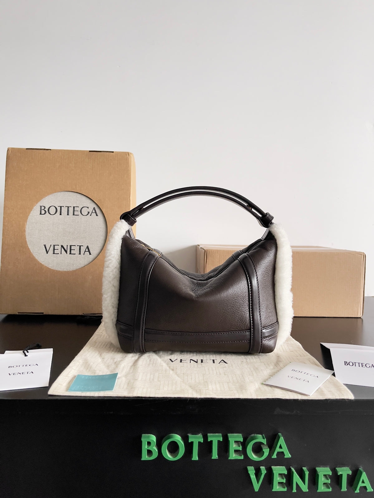 Bottega Veneta Black Designer Handbag Edition 870