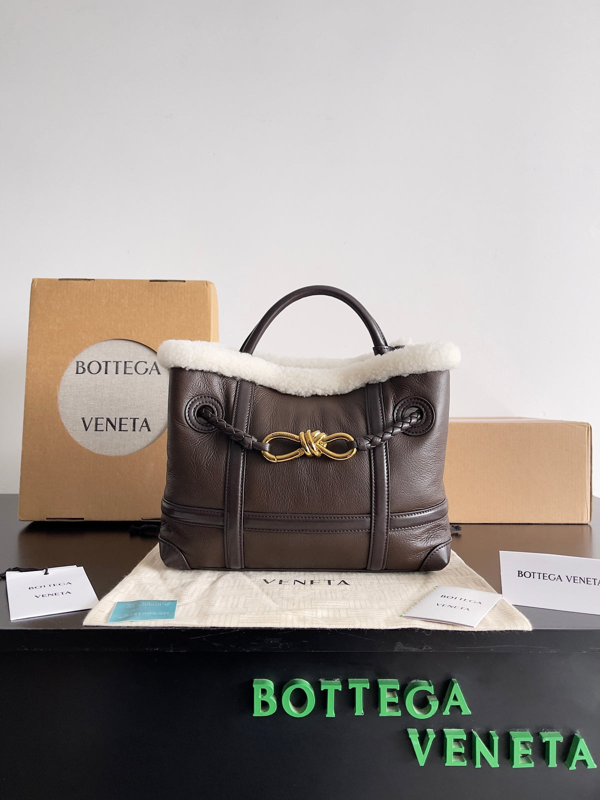 Bottega Veneta Black Designer Handbag Edition 868