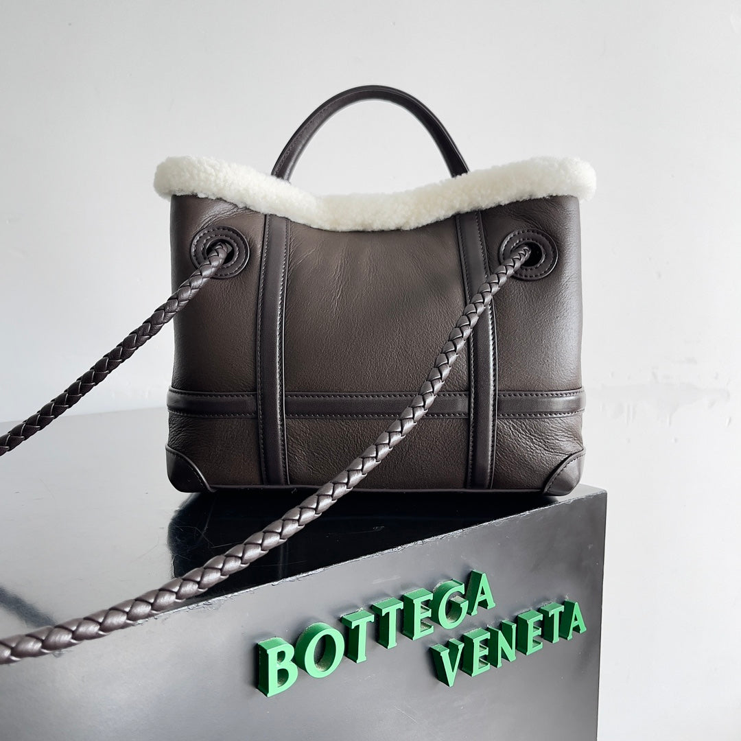 Bottega Veneta 806088 Black Designer Handbag - detail image 3