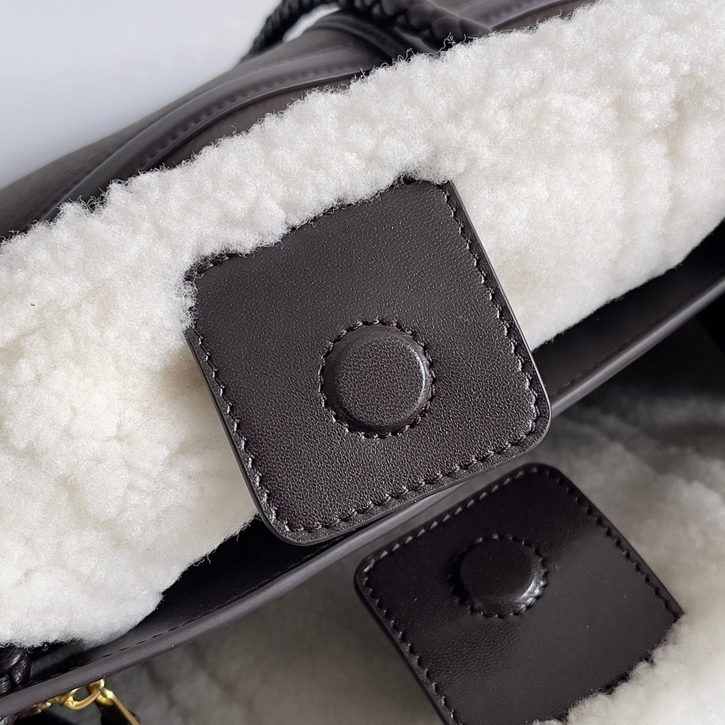 Bottega Veneta 806088 Black Designer Handbag - detail image 7