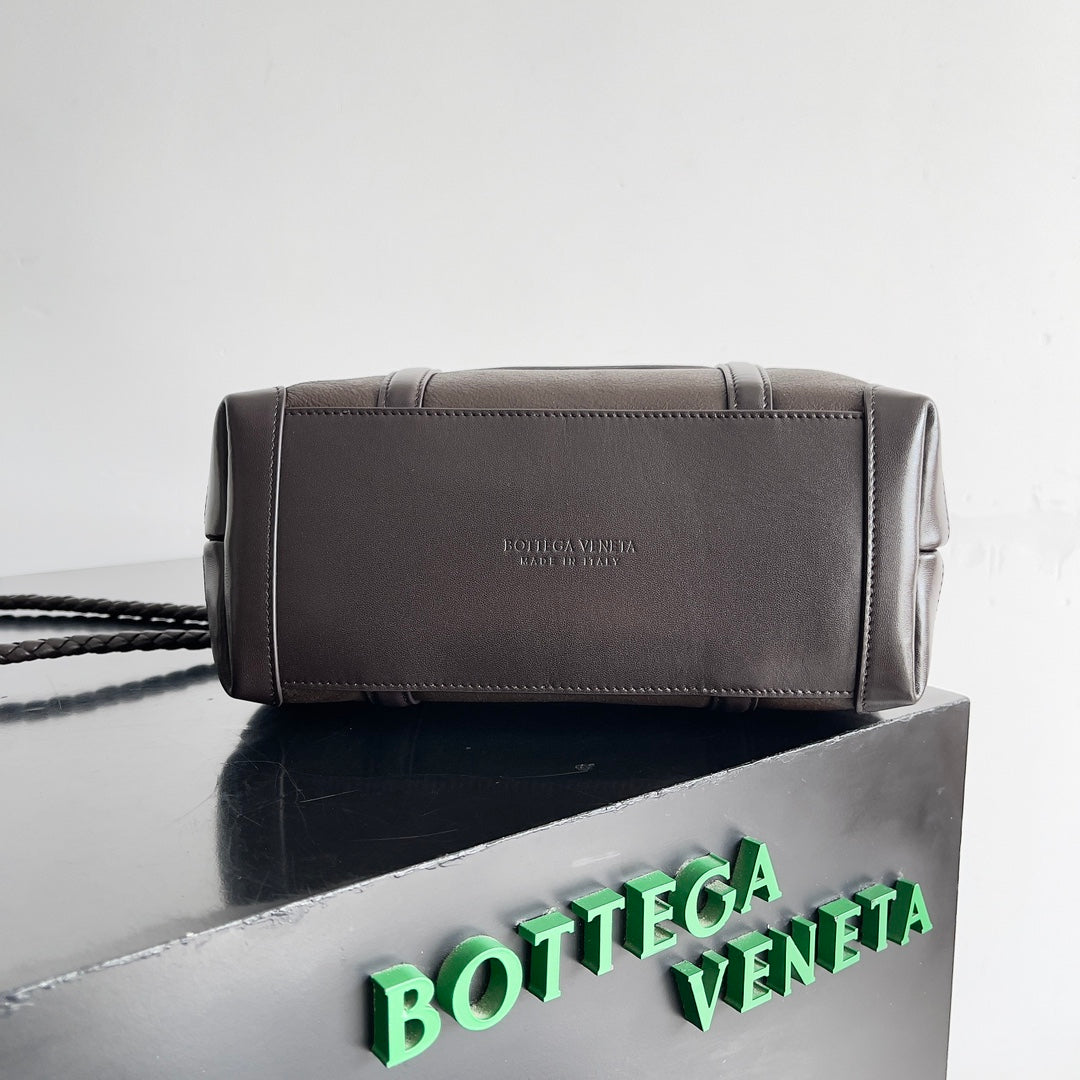 Bottega Veneta 806088 Black Designer Handbag - detail image 4