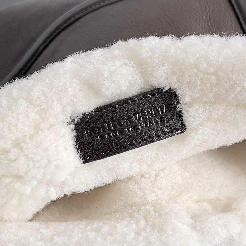 Bottega Veneta 806093 Brown Designer Handbag - detail image 7