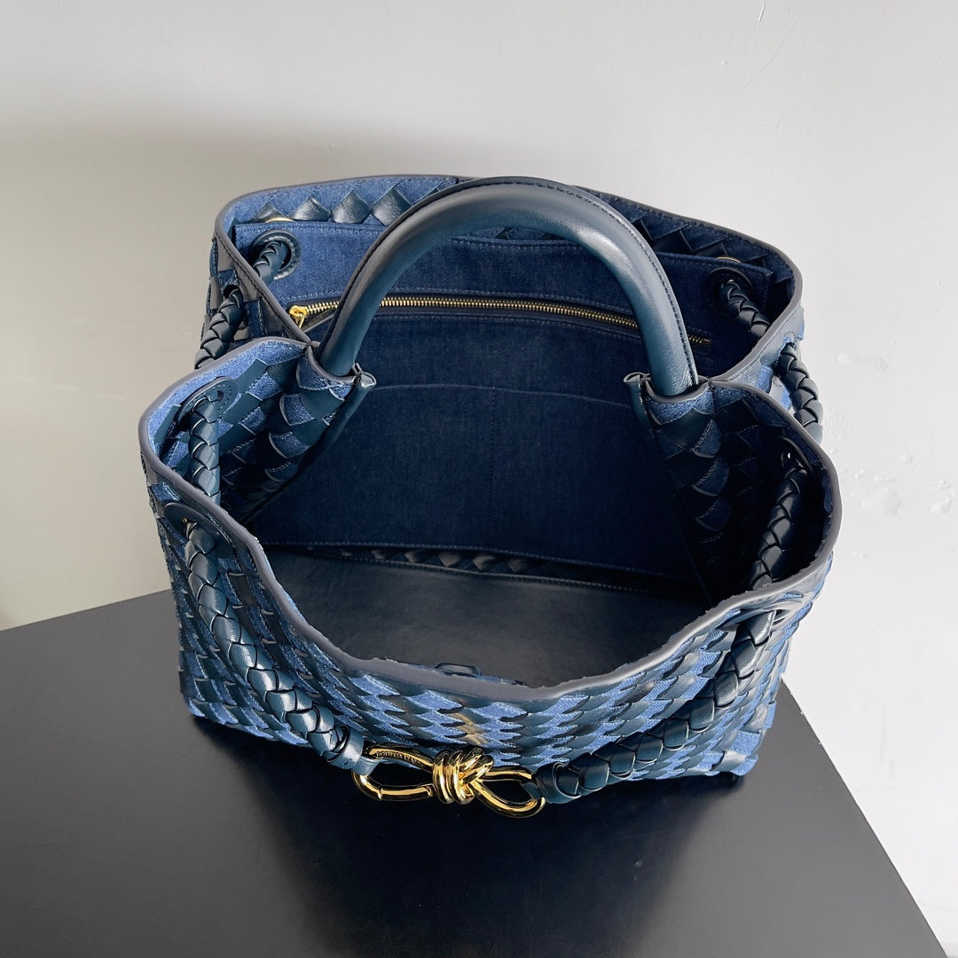 Bottega Veneta 743572 Black & Blue Designer Wallet - detail image 9