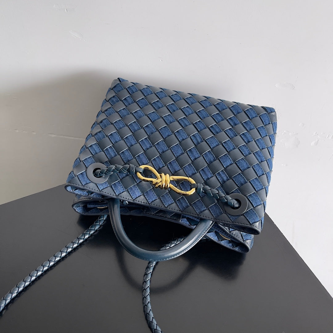 Bottega Veneta 743568 Black & Blue Designer Handbag - detail image 5