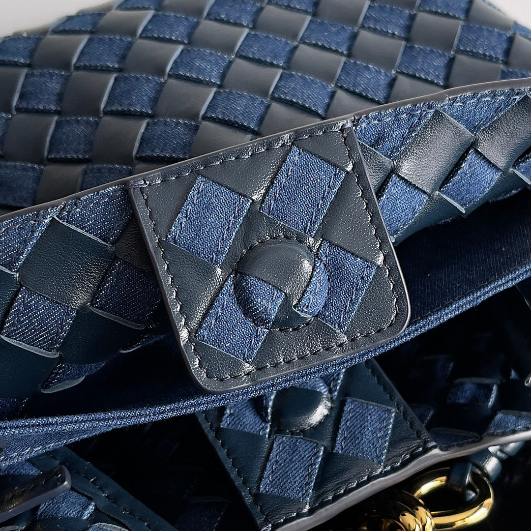 Bottega Veneta 743568 Black & Blue Designer Handbag - detail image 7