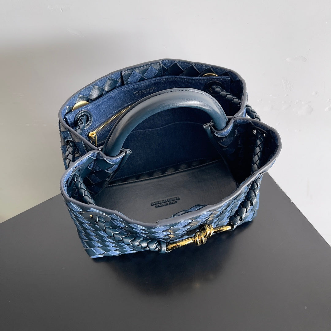Bottega Veneta 743568 Black & Blue Designer Handbag - detail image 9