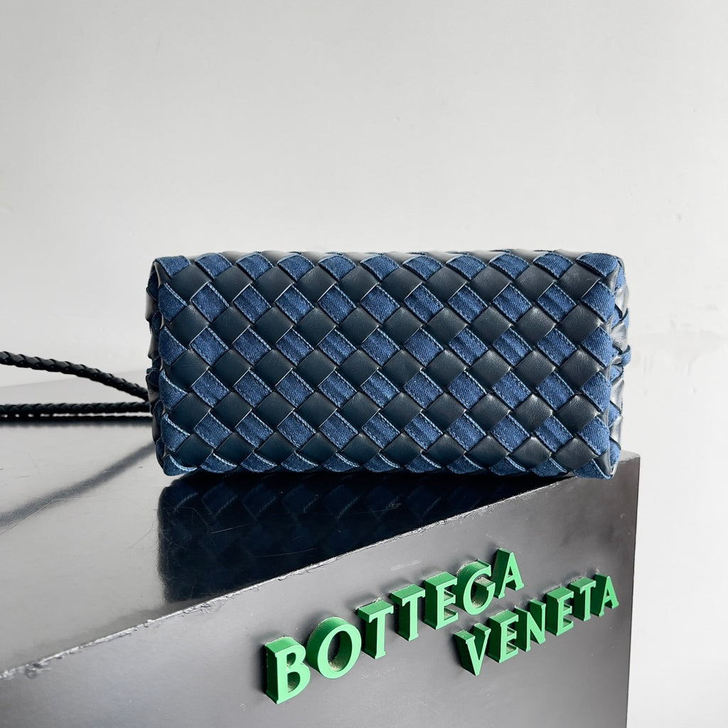 Bottega Veneta 743568 Black & Blue Designer Handbag - detail image 4