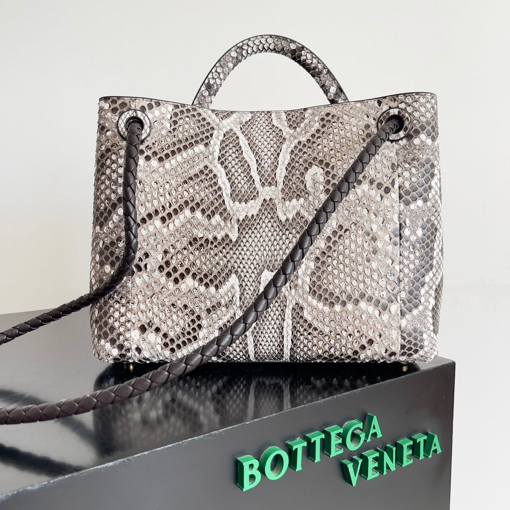 Bottega Veneta 743572 Black Designer Handbag Edition 7 - detail image 3