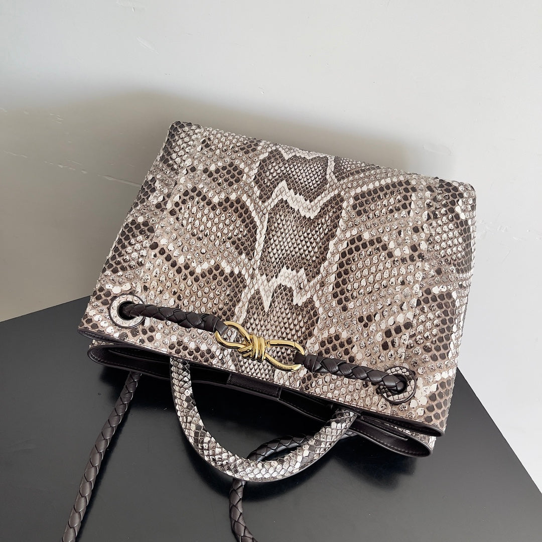 Bottega Veneta 743572 Black Designer Handbag Edition 7 - detail image 6