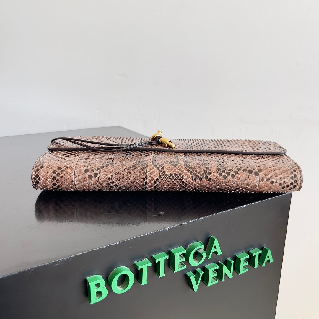 Bottega Veneta 794945 Black Clutch Bag - detail image 4