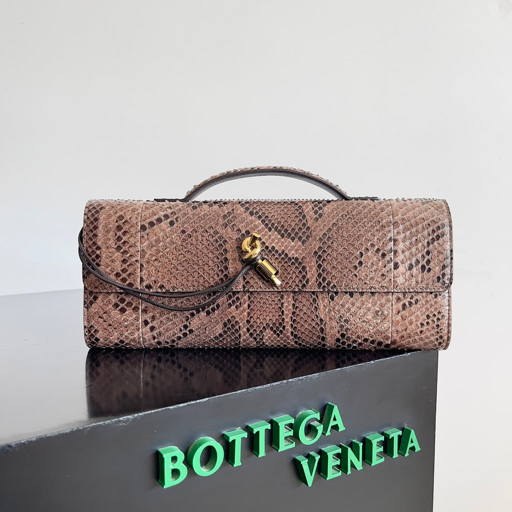 Bottega Veneta 794945 Black Clutch Bag
