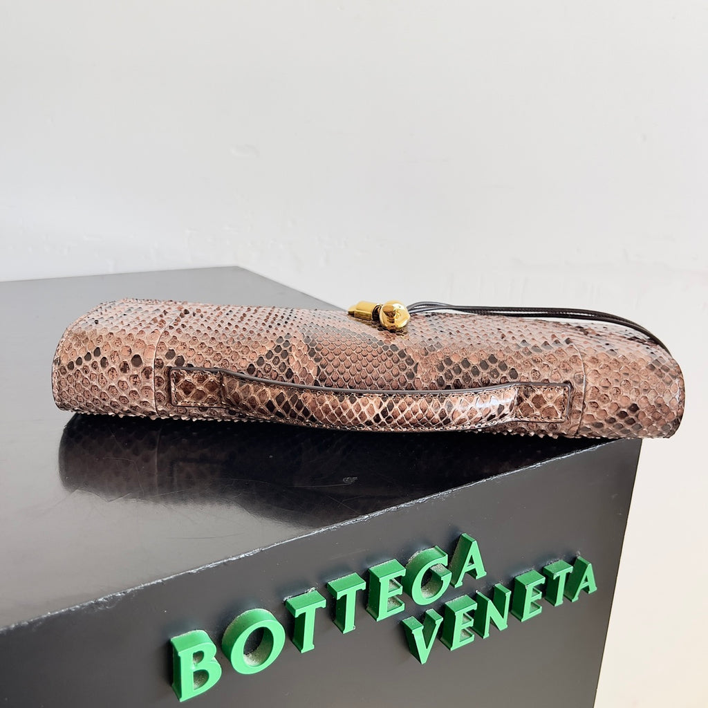 Bottega Veneta 794945 Black Clutch Bag - detail image 5
