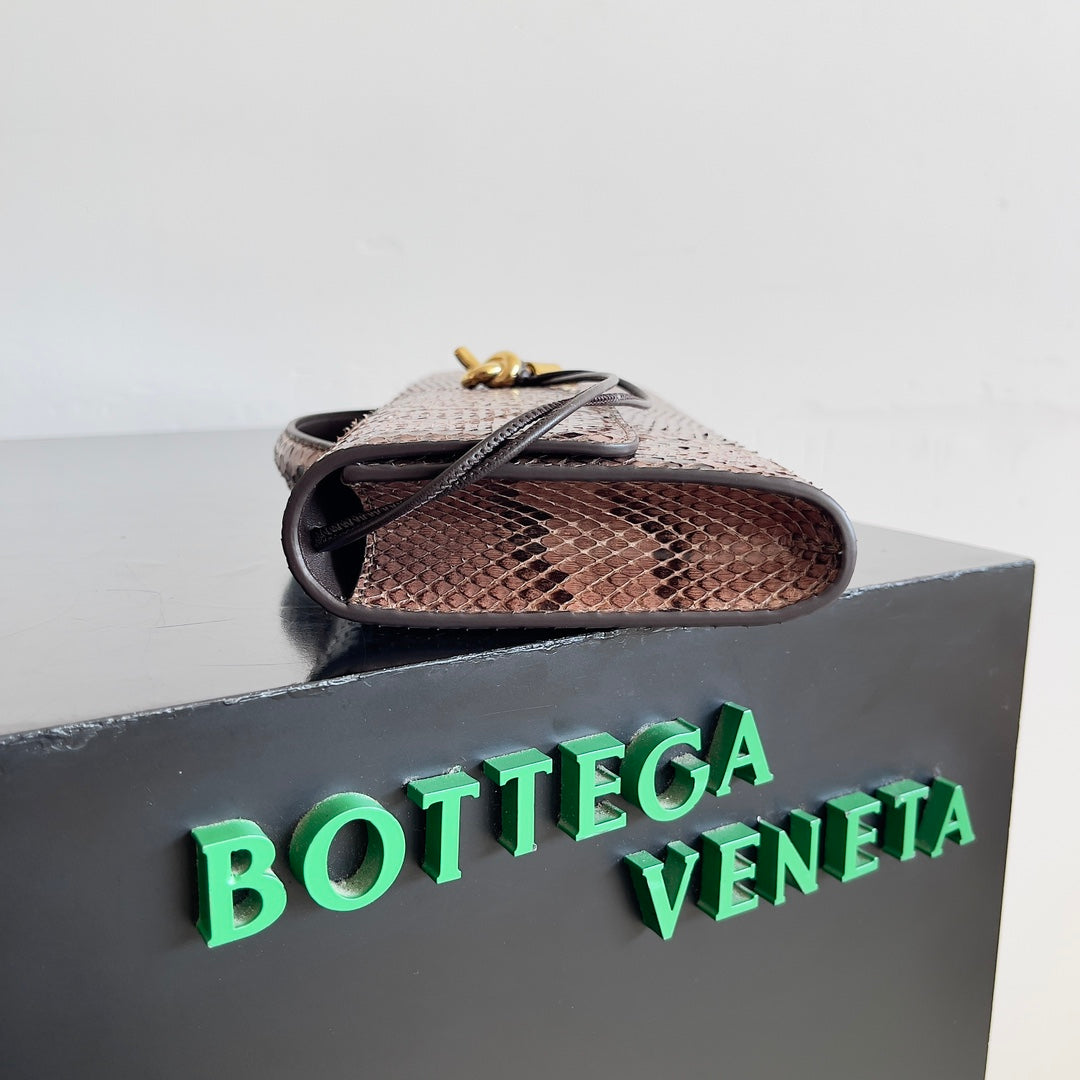 Bottega Veneta 794945 Black Clutch Bag - detail image 2