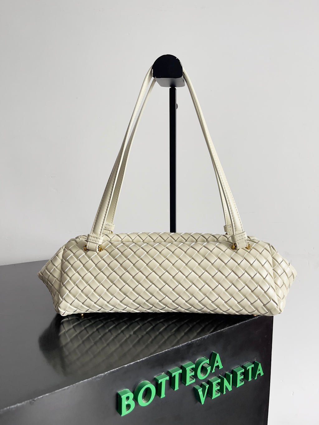 Bottega Veneta 796258 Black Designer Handbag Edition 4