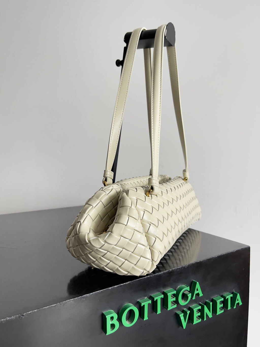 Bottega Veneta 796258 Black Designer Handbag Edition 4 - detail image 2
