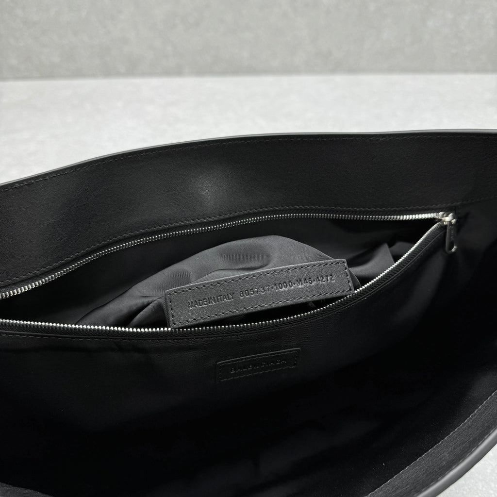 Balenciaga 92871SIZE Black & Red Designer Handbag - detail image 9