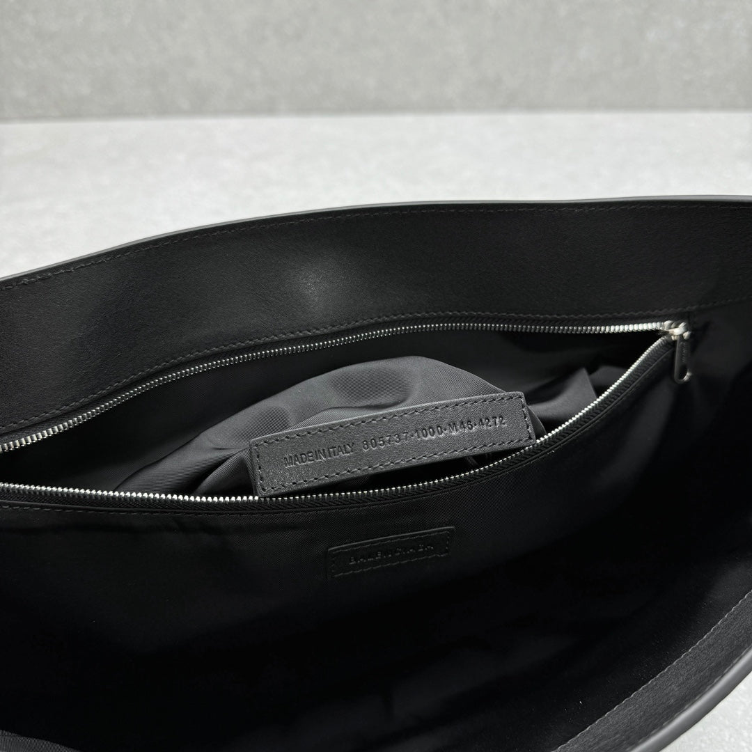 Balenciaga 92871SIZE Black & Red Designer Handbag - detail image 9