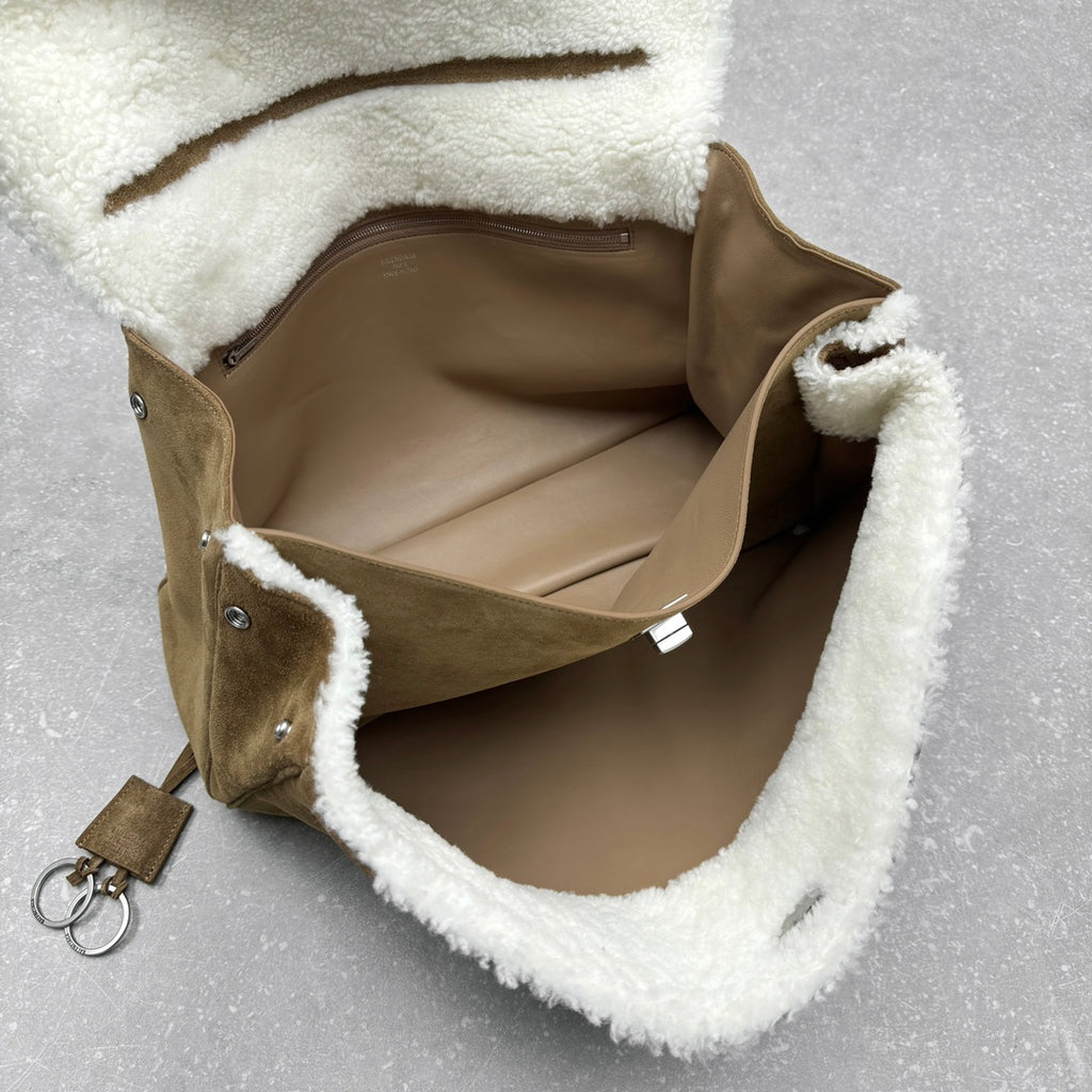 Balenciaga 92866LARGE Brown Designer Handbag - detail image 8