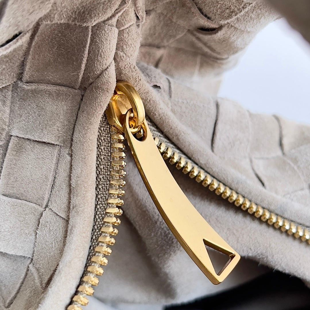 Bottega Veneta Silver Designer Handbag Edition 165 - detail image 7