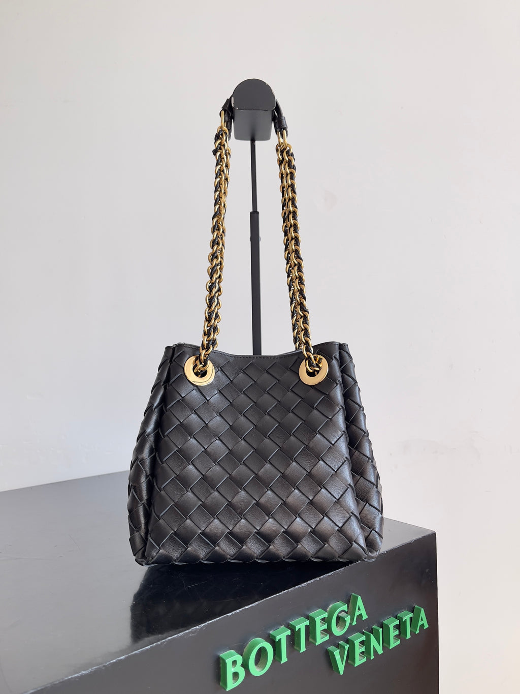 Bottega Veneta 817175 Black Chain Bag