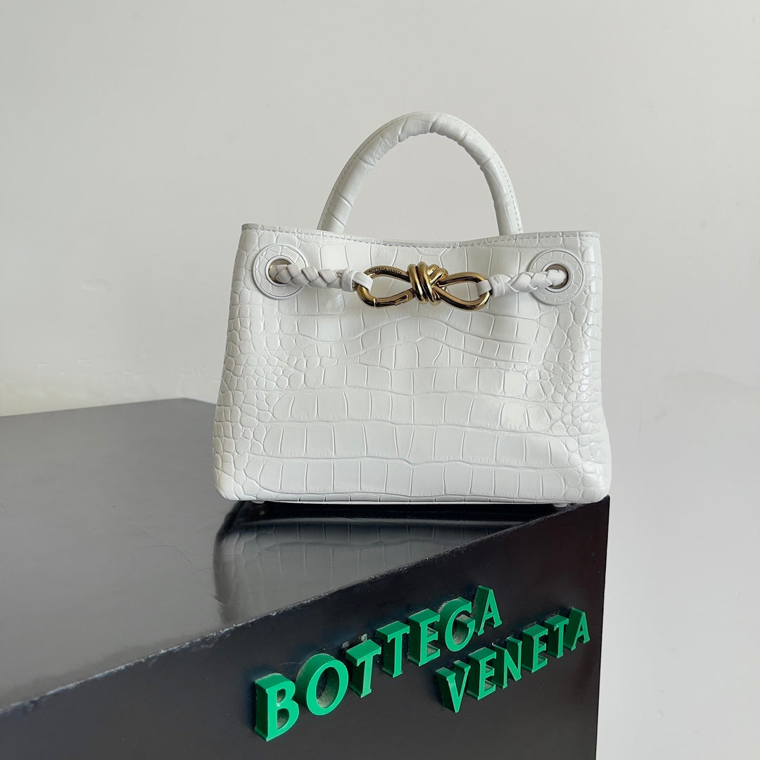 Bottega Veneta 777614 Black Designer Handbag Edition 2