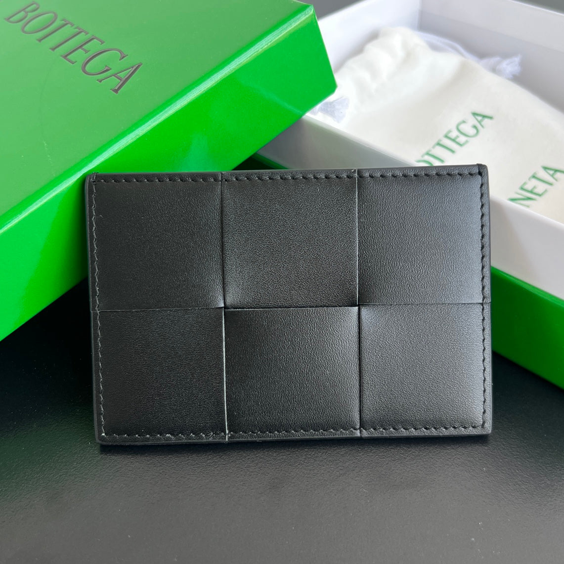 Bottega Veneta Black & Green Card Holder Edition 2