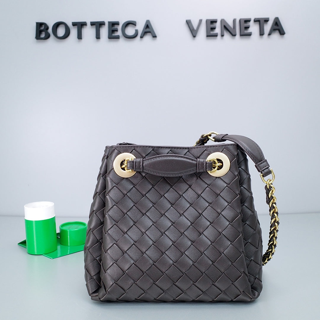 Bottega Veneta Black Designer Handbag Edition 873