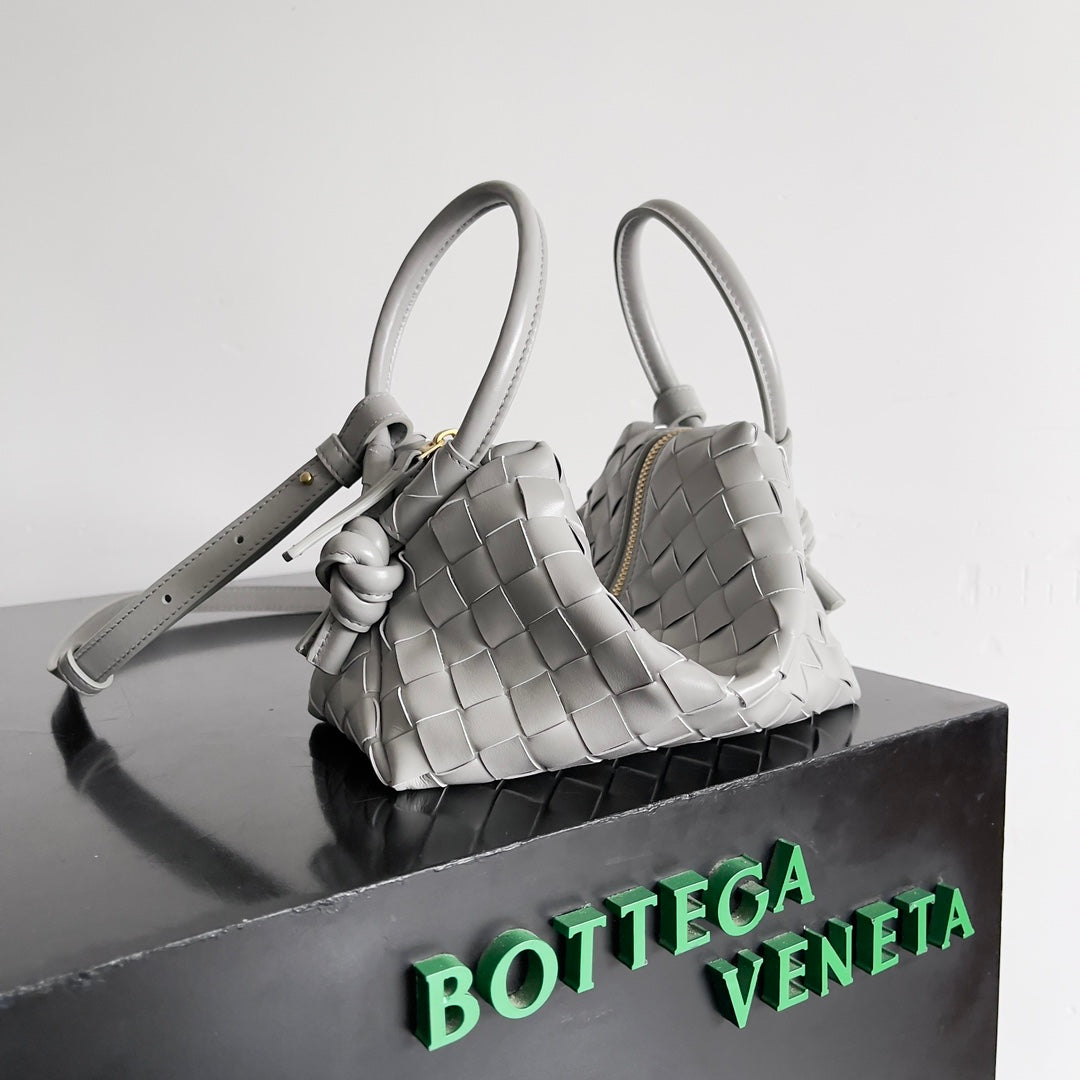 Bottega Veneta 796615 Black Designer Handbag - detail image 5