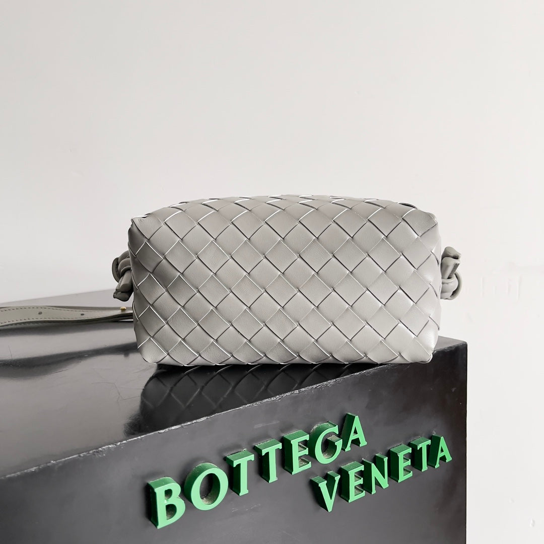 Bottega Veneta 796615 Black Designer Handbag - detail image 2