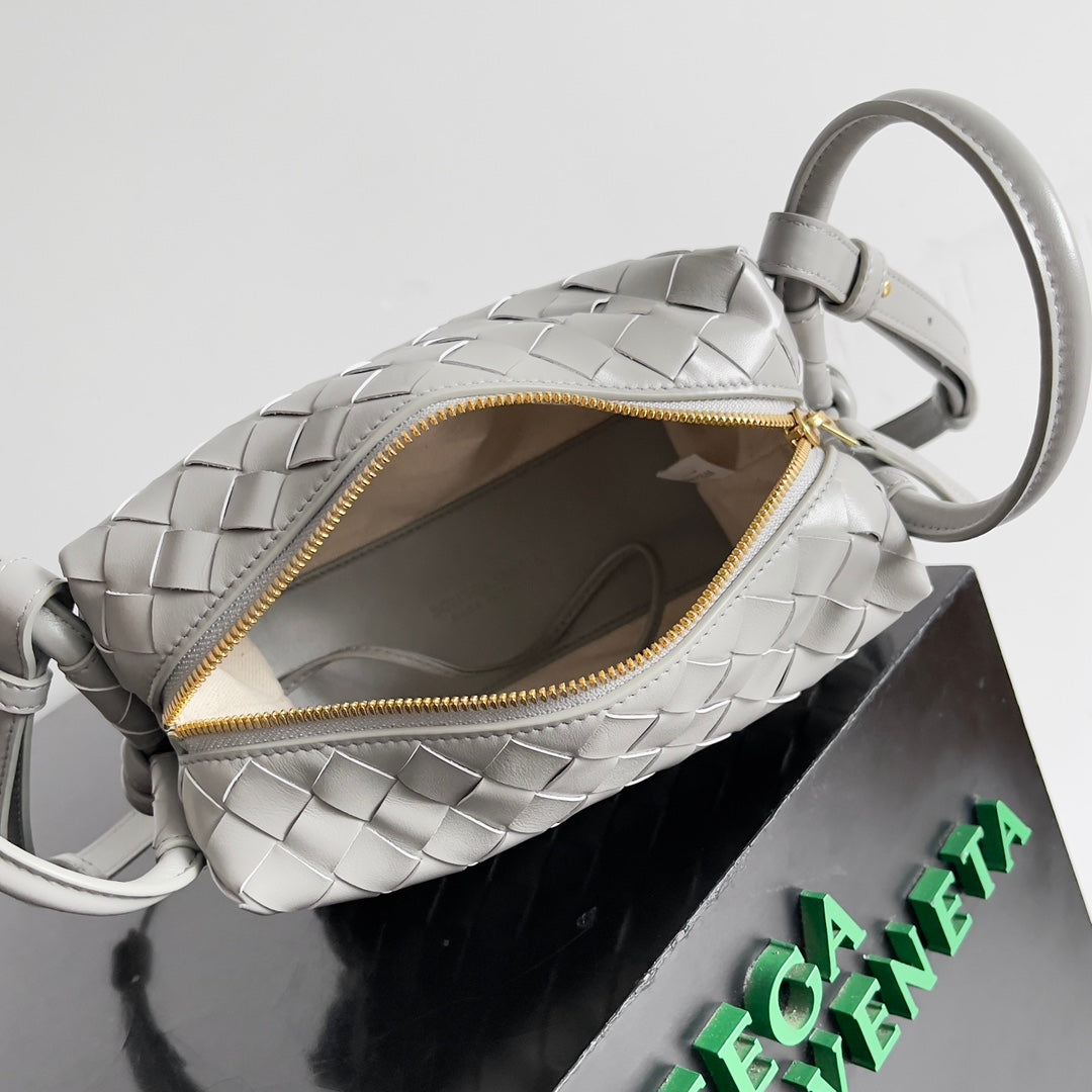 Bottega Veneta 796615 Black Designer Handbag - detail image 9