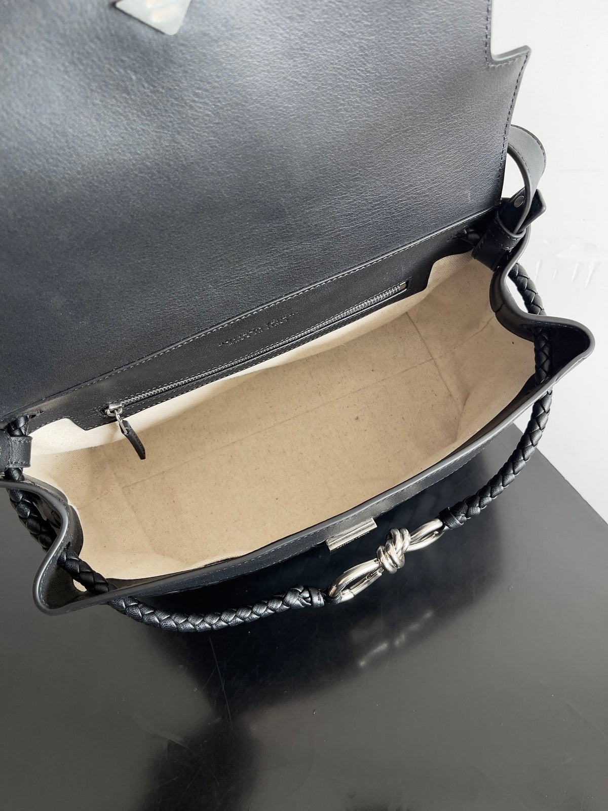 Bottega Veneta 815781 Black Designer Handbag Edition 4 - detail image 9