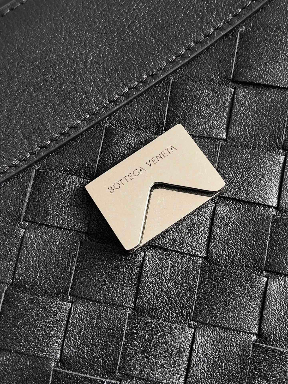 Bottega Veneta 815781 Black Designer Handbag Edition 4 - detail image 7