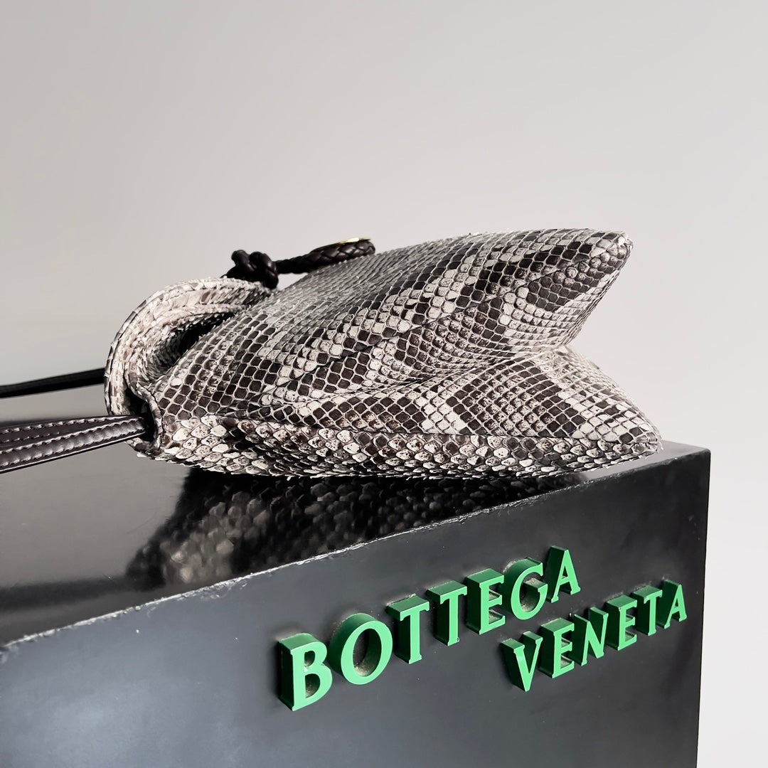 Bottega Veneta 806034 Black Clutch Bag - detail image 2
