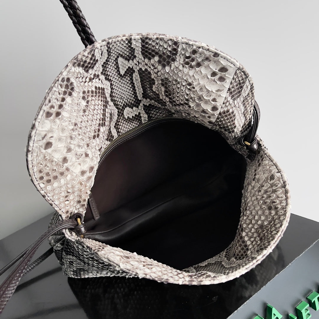 Bottega Veneta 806034 Black Clutch Bag - detail image 9