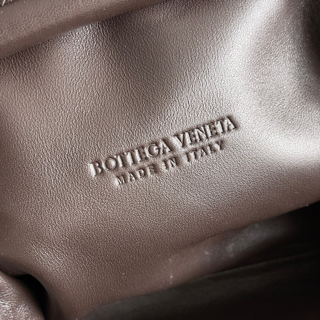 Bottega Veneta 804038 Black Clutch Bag Edition 6 - detail image 7