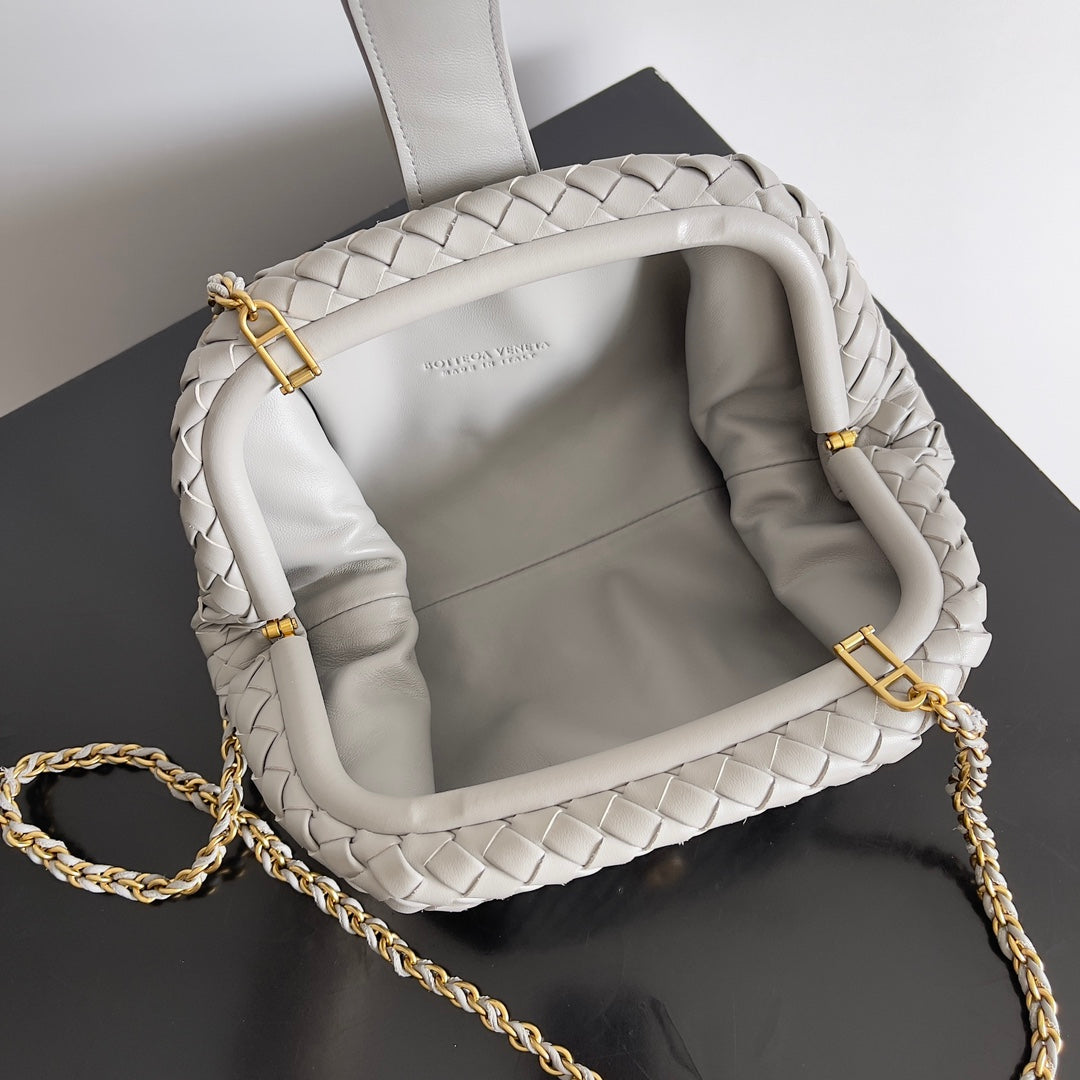 Bottega Veneta 804038 Black Clutch Bag Edition 5 - detail image 9
