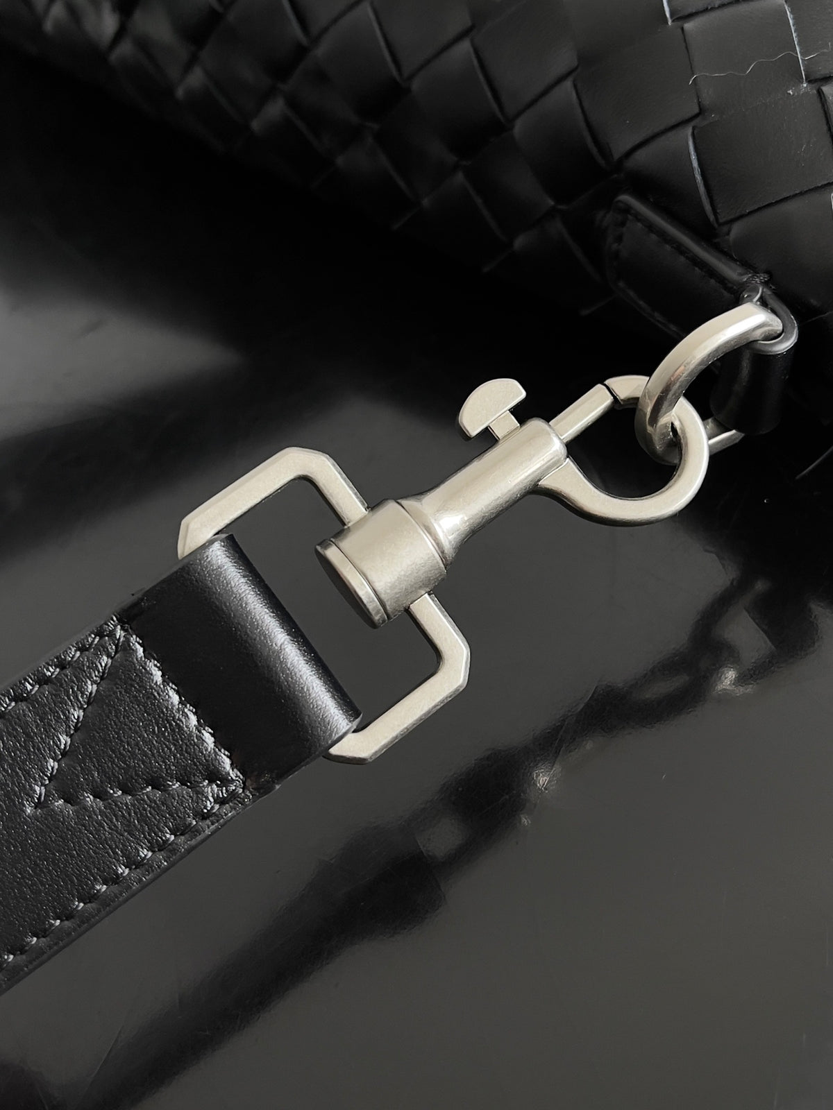 Bottega Veneta 815783 Black Designer Handbag Edition 2 - detail image 5