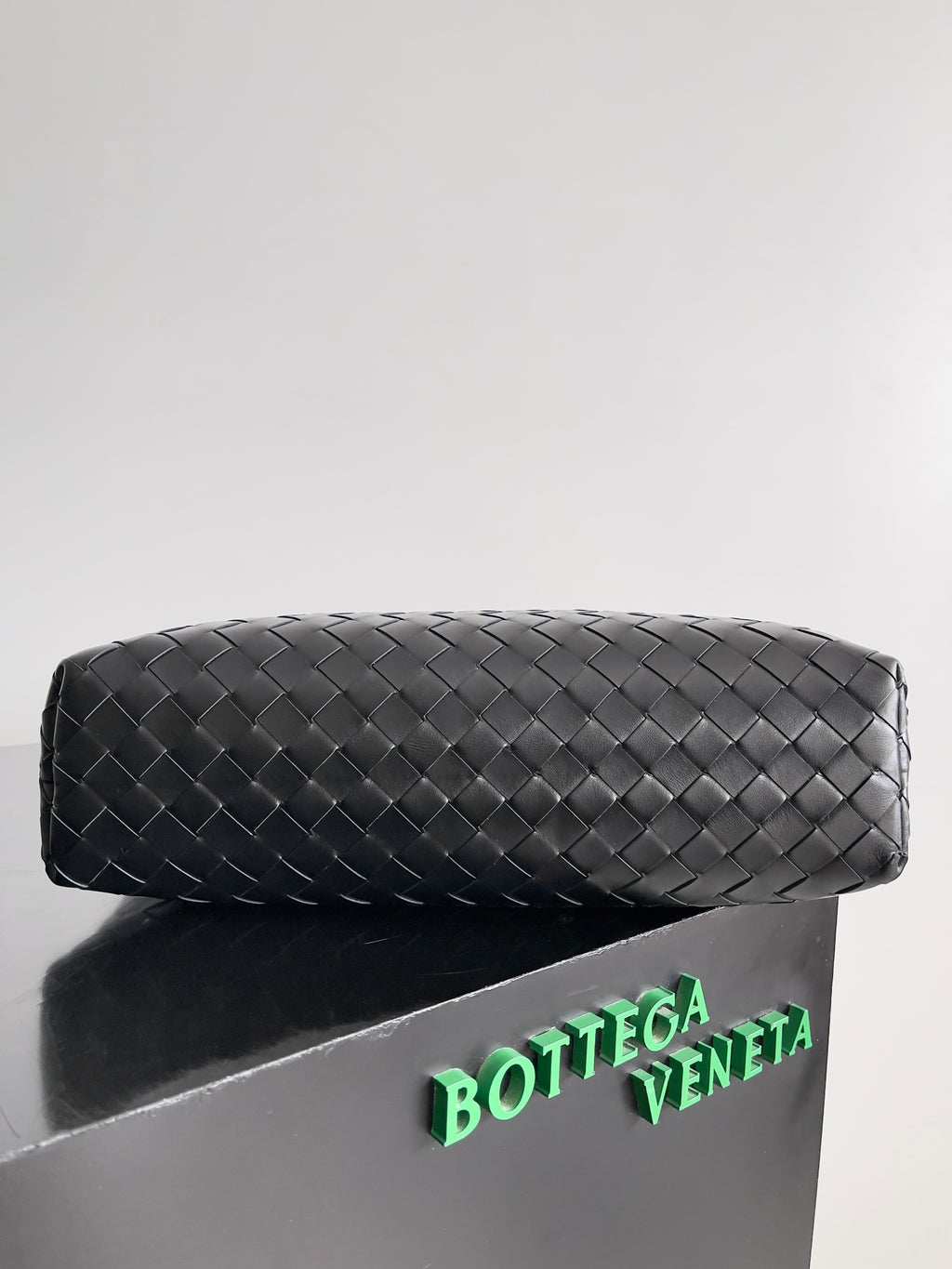 Bottega Veneta 815783 Black Designer Handbag Edition 2 - detail image 3