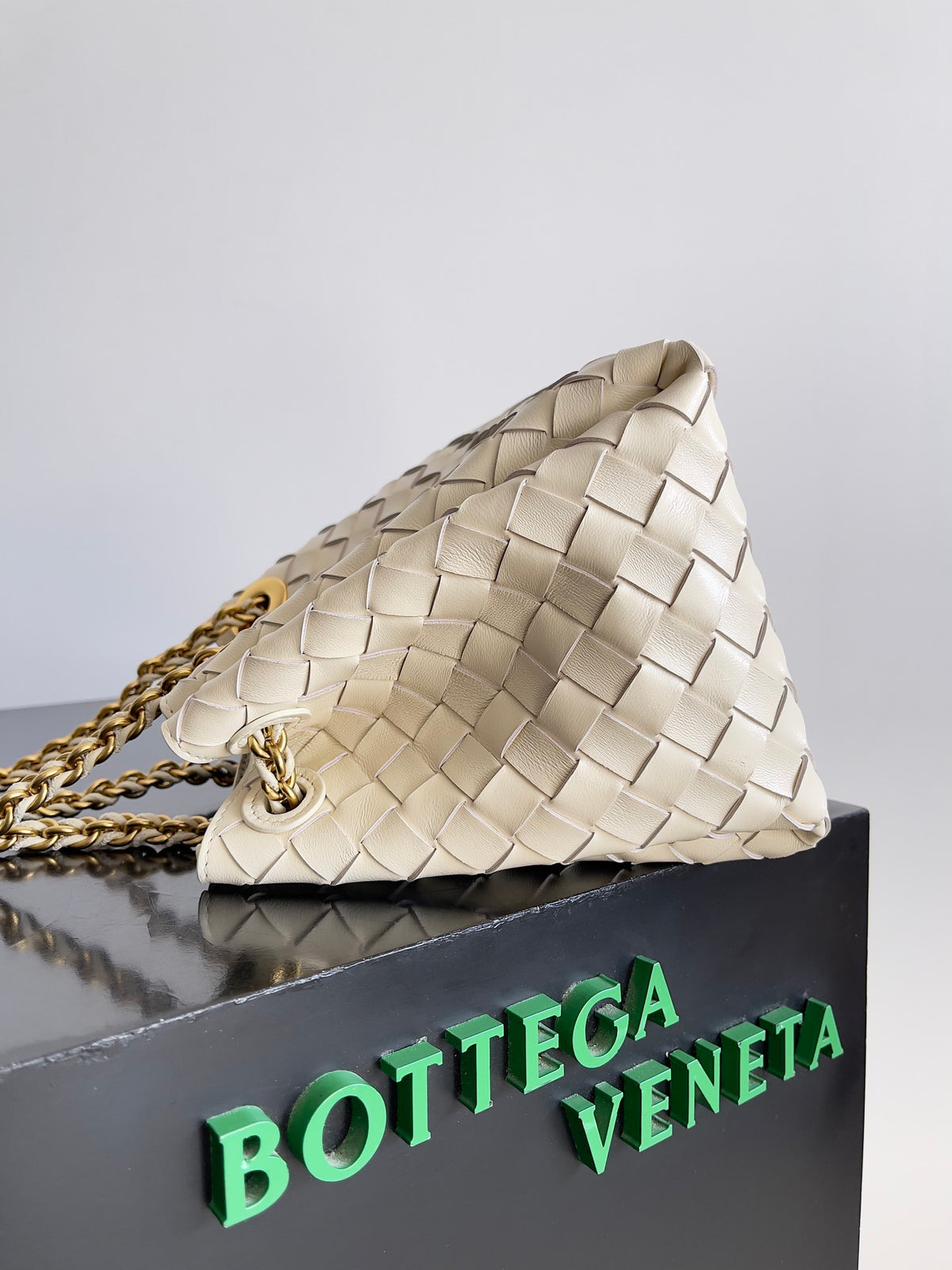 Bottega Veneta 817175 Black Chain Bag Edition 5 - detail image 2