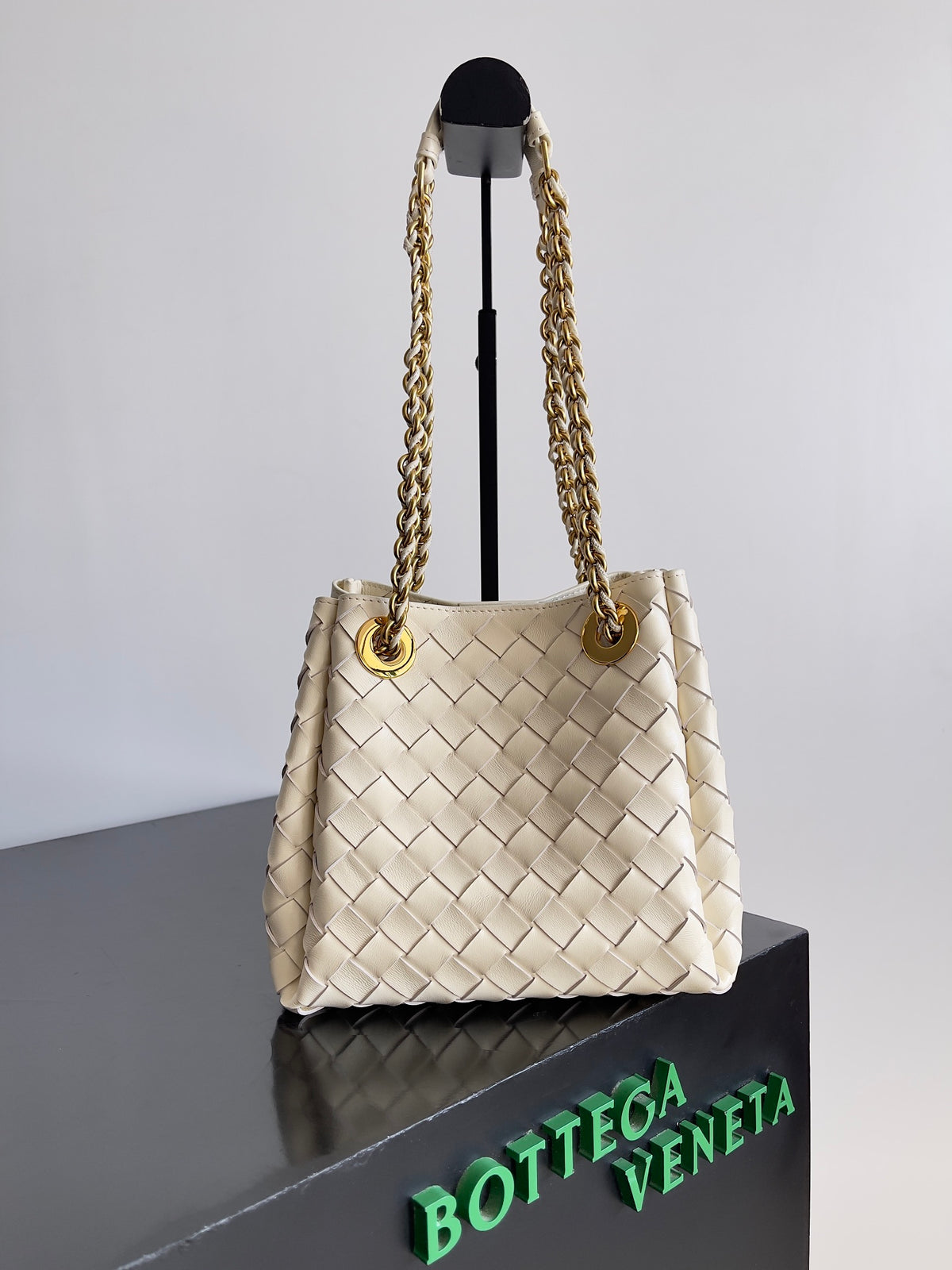 Bottega Veneta 817175 Black Chain Bag Edition 5