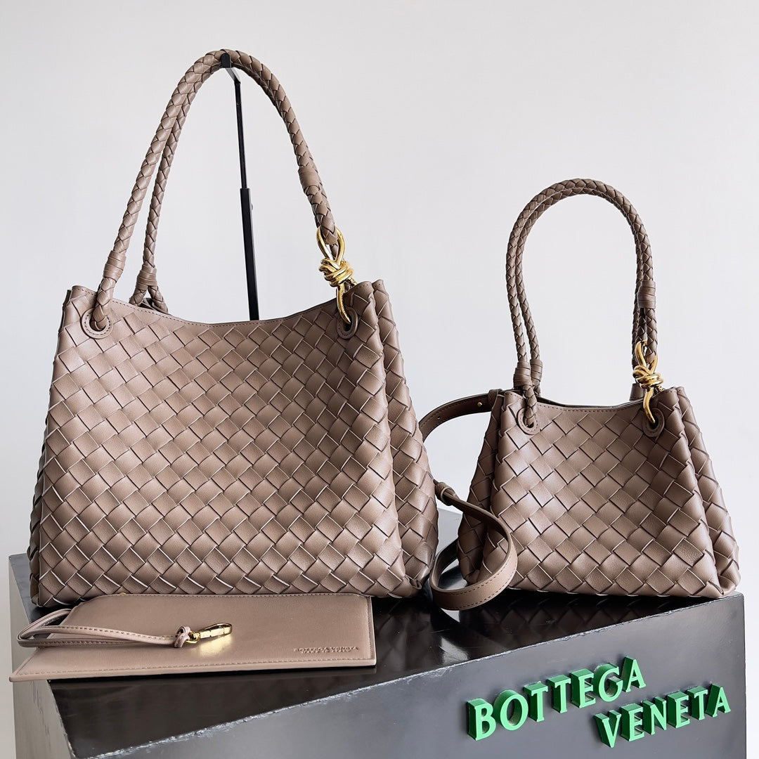 Bottega Veneta Black Designer Handbag Edition 770