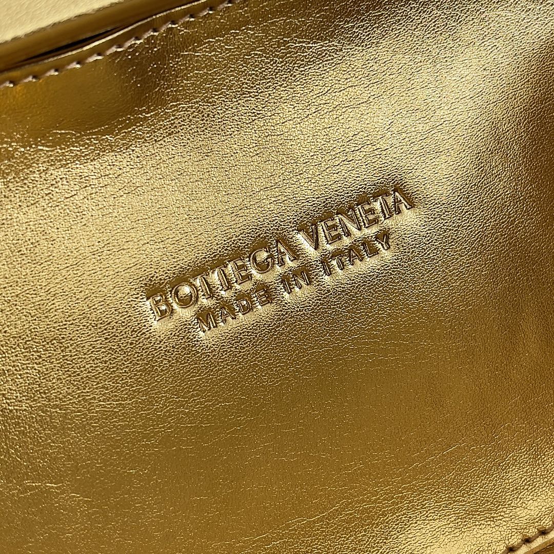 Bottega Veneta 804532 Black Designer Handbag - detail image 6