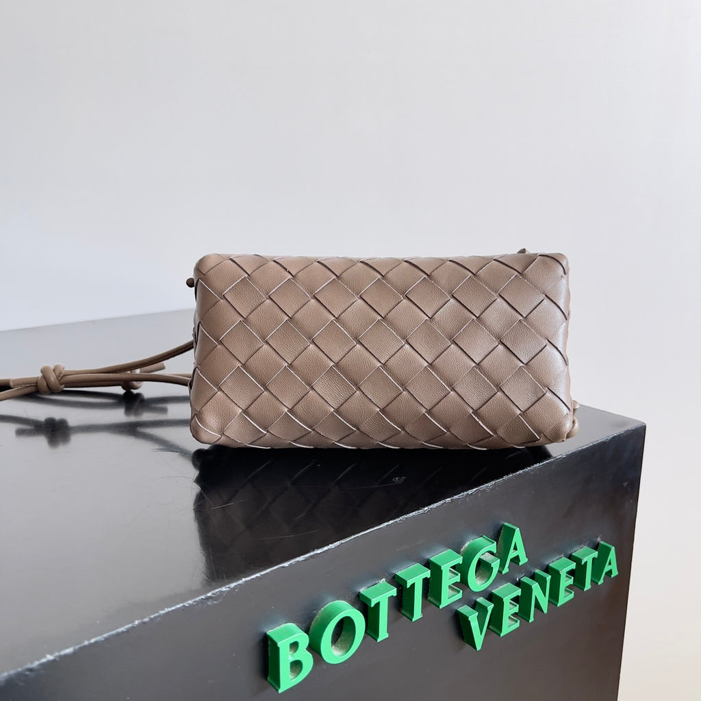 Bottega Veneta 794258 Black Pouch Bag Edition 5 - detail image 3