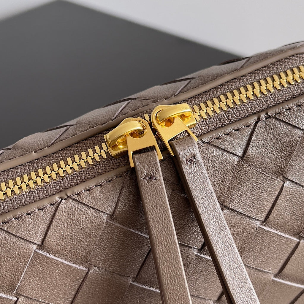 Bottega Veneta 794258 Black Pouch Bag Edition 5 - detail image 5