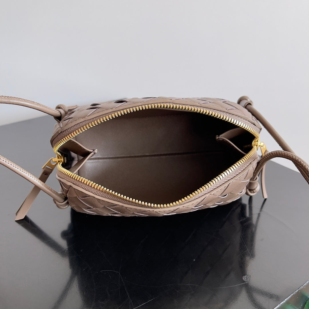 Bottega Veneta 794258 Black Pouch Bag Edition 5 - detail image 9