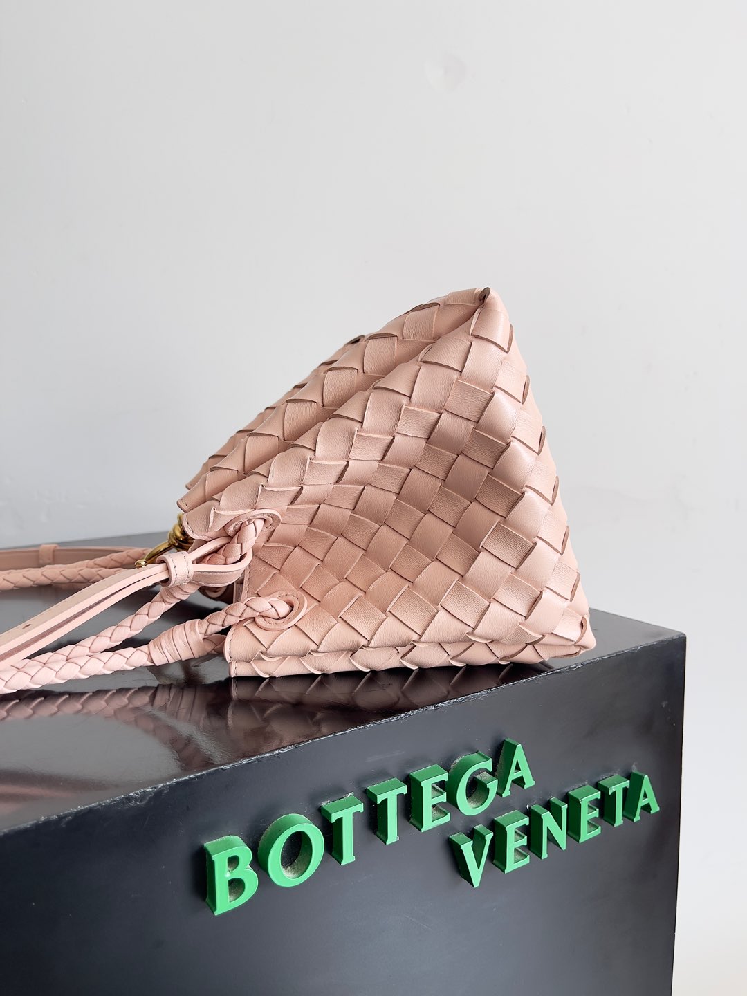 Bottega Veneta 796569 Silver Designer Handbag Edition 3 - detail image 2